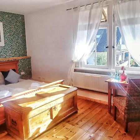 Privathotel Der Schwarze Herrgott No Tv Alojamento de Acomodação e Pequeno-almoço Zellertal