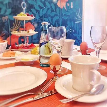 Alojamento de Acomodação e Pequeno-almoço Privathotel Der Schwarze Herrgott No Tv Zellertal